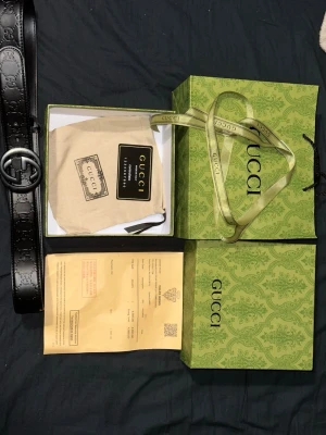 Bälte - väldig fin bälte från G_G som inte används. Storlek 115 men man får en grej där man gör hål med. pris kan diskuteras med snabb afärr