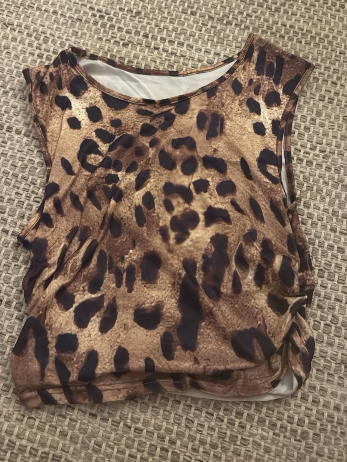 Leopardmönstrad ärmlös topp