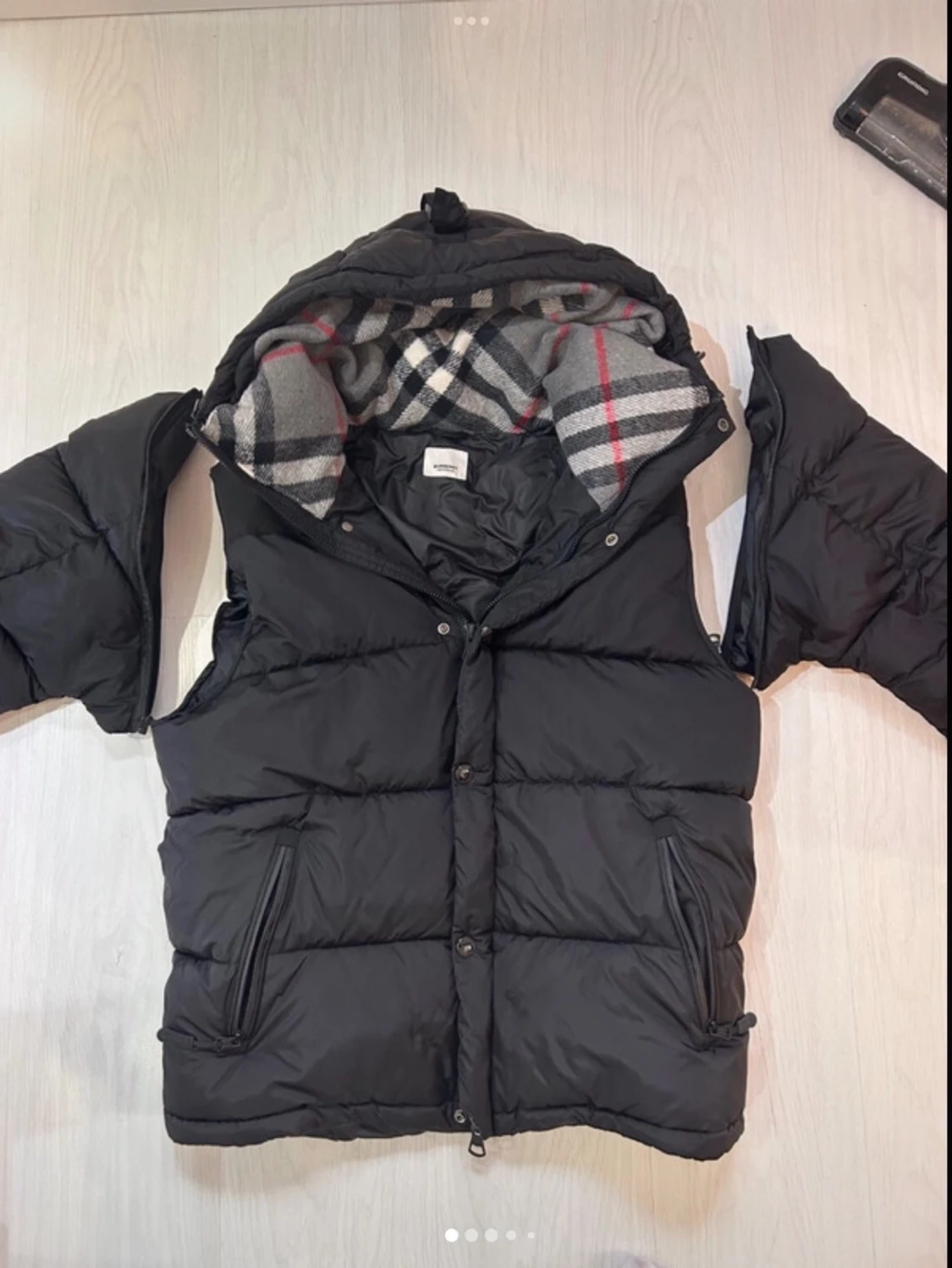 Svart Burberry jacka med avtagbara ärmar - 1