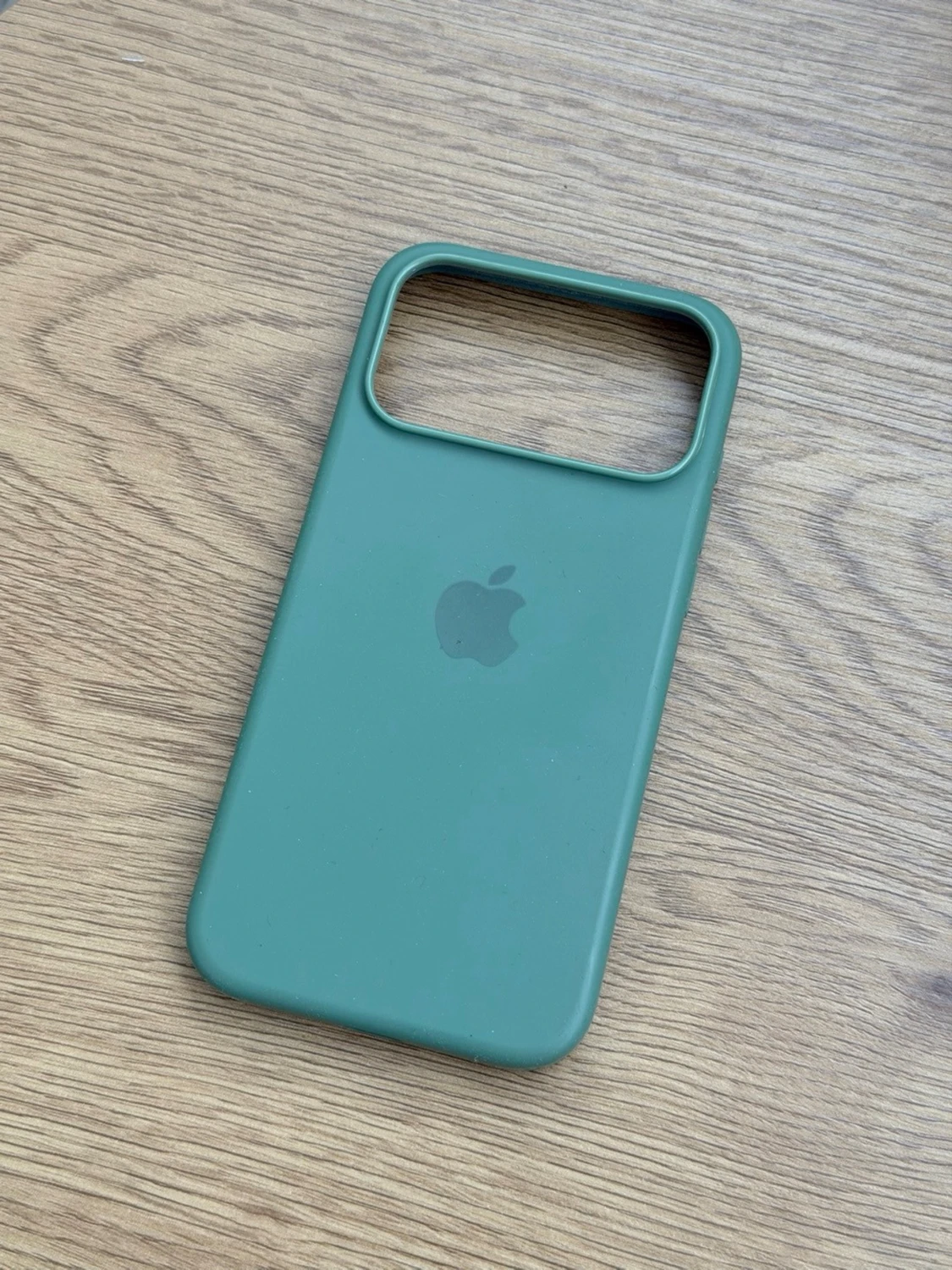 iPhone 17 Pro Max phone case with MagSafe