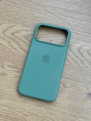 iPhone 17 Pro Max phone case with MagSafe  - Skick:9/10