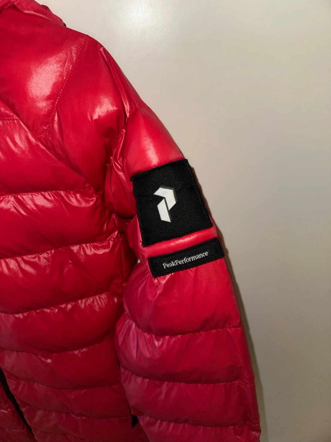 Röd Peak Performance pufferjacka - 2