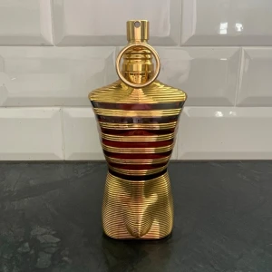 Jean Paul Gaultier Elixir  - Säljer nu min Jean Paul Gaultier Elixir parfym, den är en 125 ml och är knappt använd är cirka runt 120 ml kvar! Vid intresse är det bara att höra av sig! 