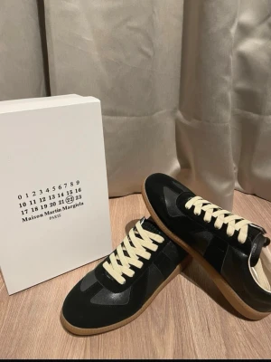 Maison Margiela gats  - Maison Margiela sneakers. använda Max 2-3 gånger Kan gå ner i pris vid snabb affär 