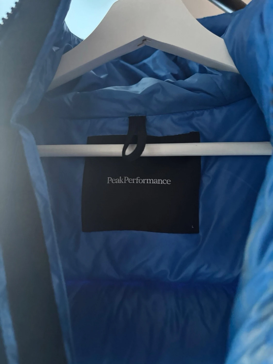 Blå Peak Performance dunjacka - 2