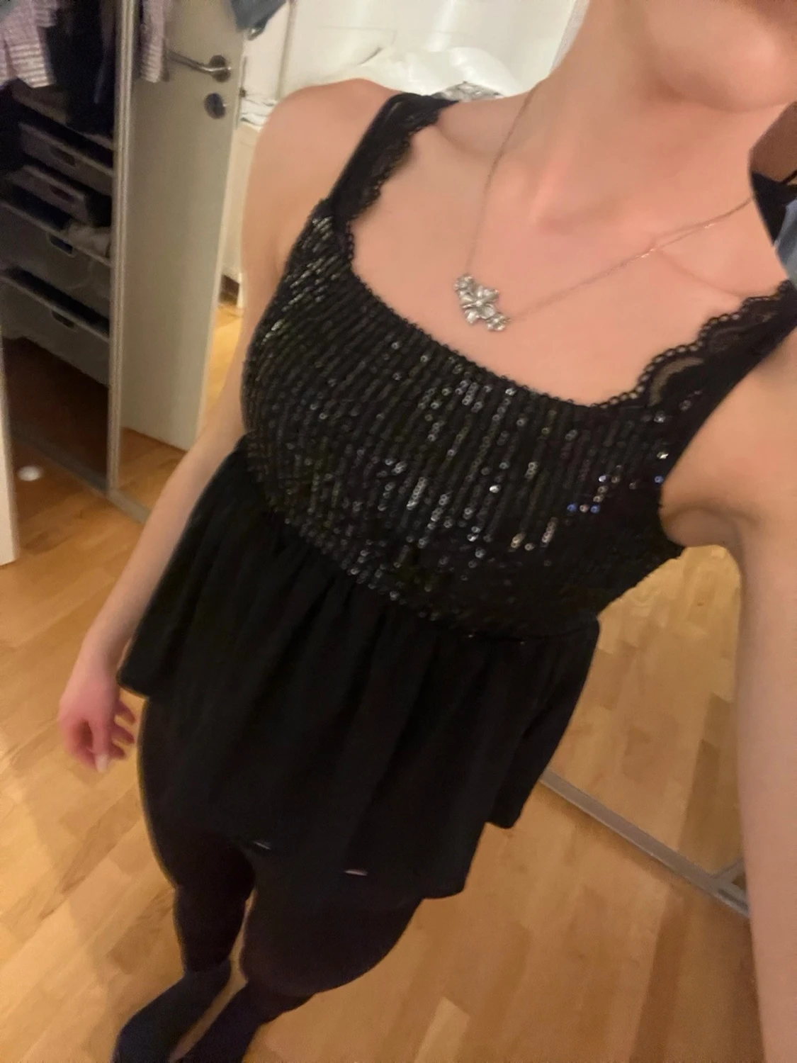 Svart snygg glittertopp!💘 - 2
