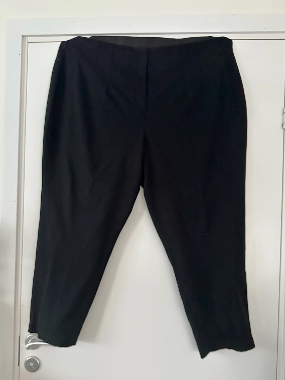 Helt NYA svarta byxor, strl 52