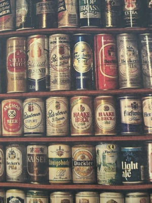 🍻NY🍺EN COOL  PLANSH  MED DIVERSE ÖL BURKAR & diverse SMAKER TKOCKT PAPPER   - 1st ny skick nytt 🍺SCHARMIG PLANSH MED DIVETSE ÖL SORTER . Fint skick skickad inom 24h.                    *leveranstid 1-3 vardagar. Just det, Mått: 30CM x25CM. :D kontakta mig gärna innan köp tack mvh Anna 