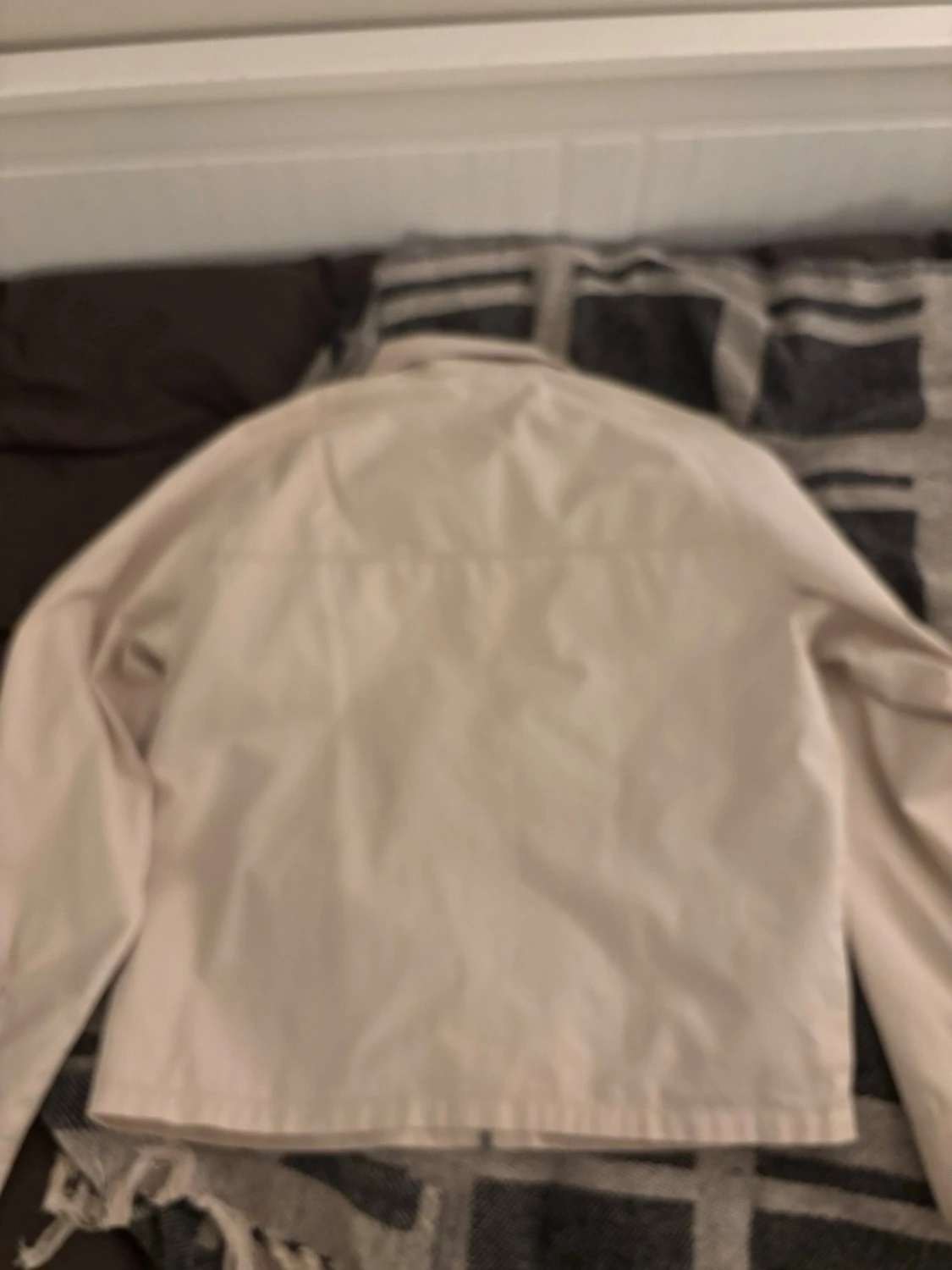 Beige vindjacka från Whyred - 2