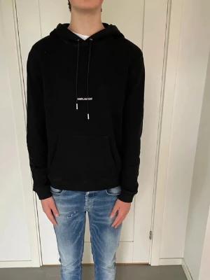 Saint Laurent hoodie  - Säljer nu denna Saint Laurent hoodie, skriv för fler bilder/frågor🙌🏼