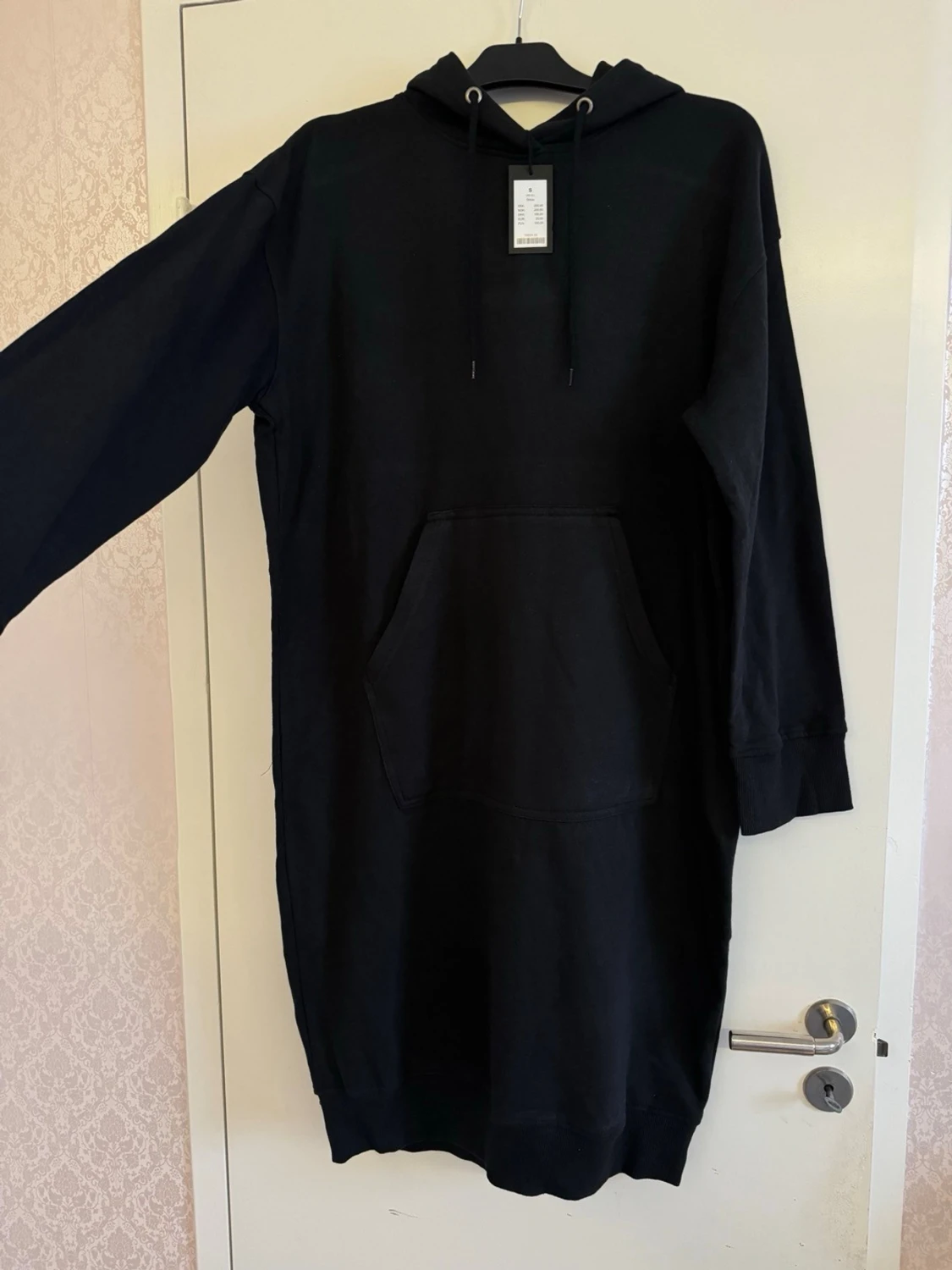 Storlek S Svart hoodie-klänning / lång hoodie – oversize passform och stilren från Lager 157