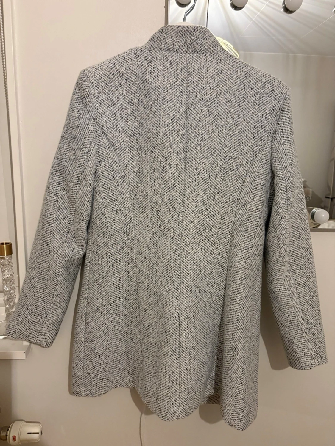 Gråmelerad kappa med mönster - 3