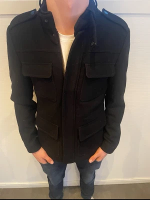 Tiger of Sweden fieldjacka  - Tiger of Sweden field jacka herr| pris:499kr| storlek: 48| skick:9,8/10| hör av dig vid minsta lilla fundering eller fråga|