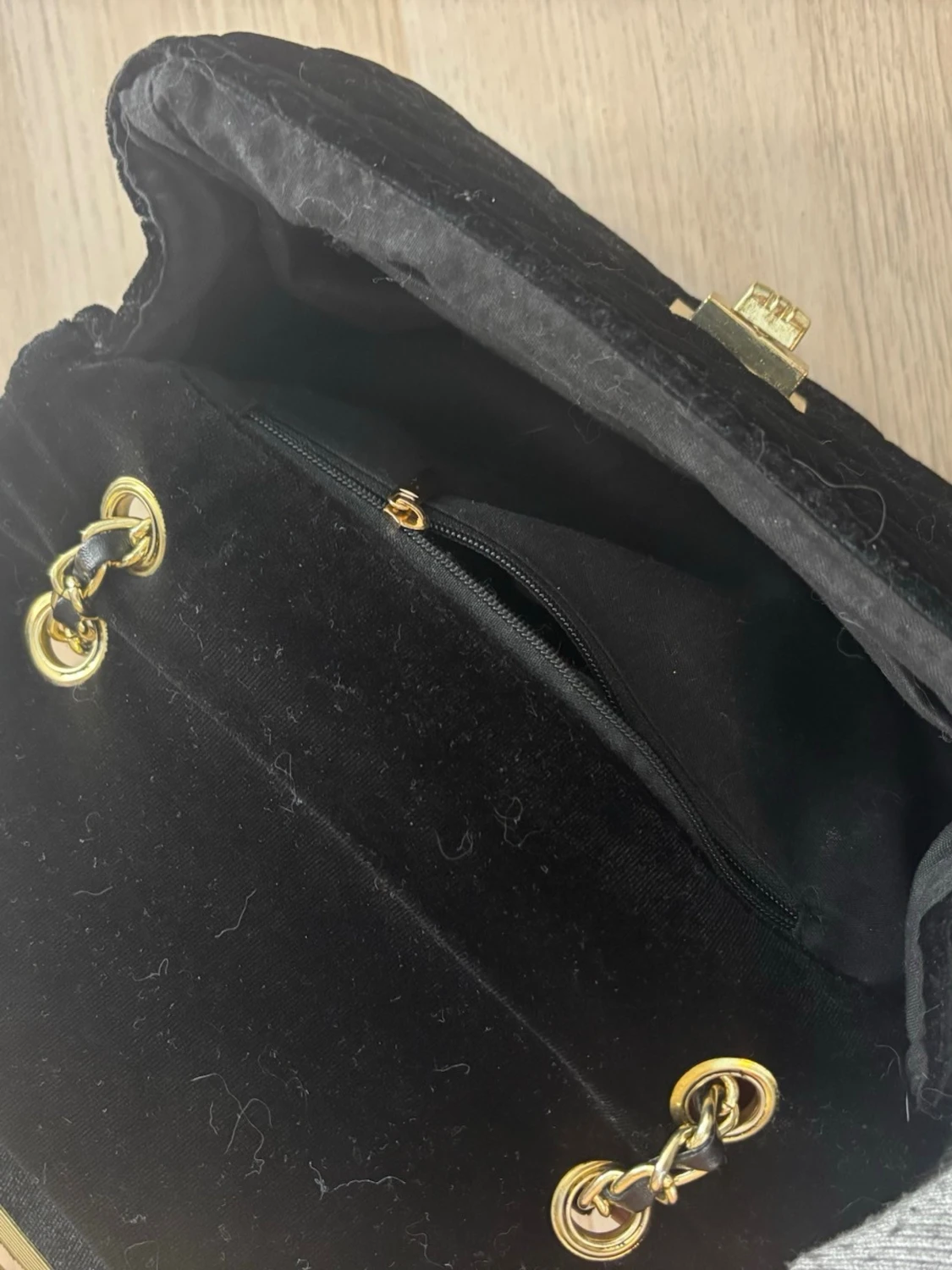 Svart  axelväska i sammet - 2