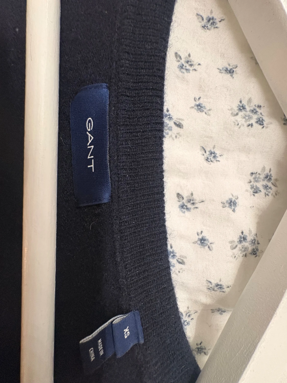 Mörkblå kofta från GANT i ull XS - 3