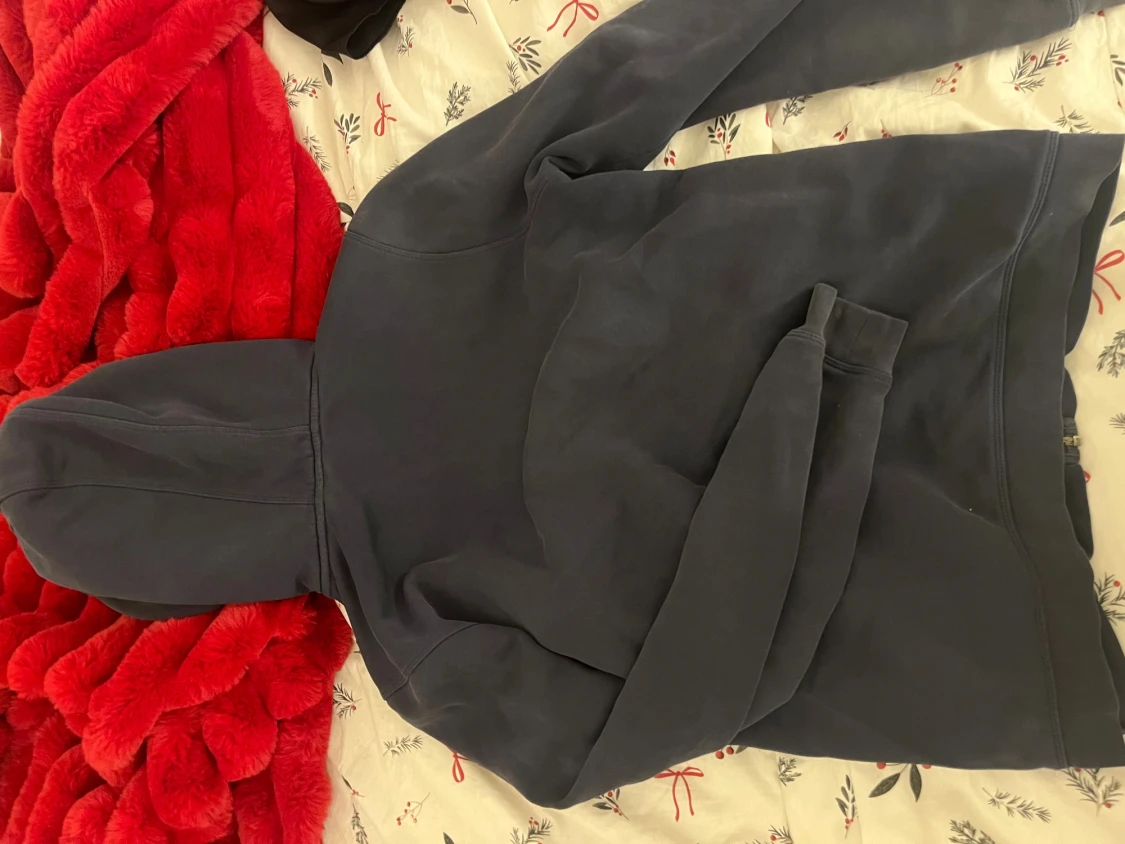 Mörkblå hoodie från Sail Racing - 1