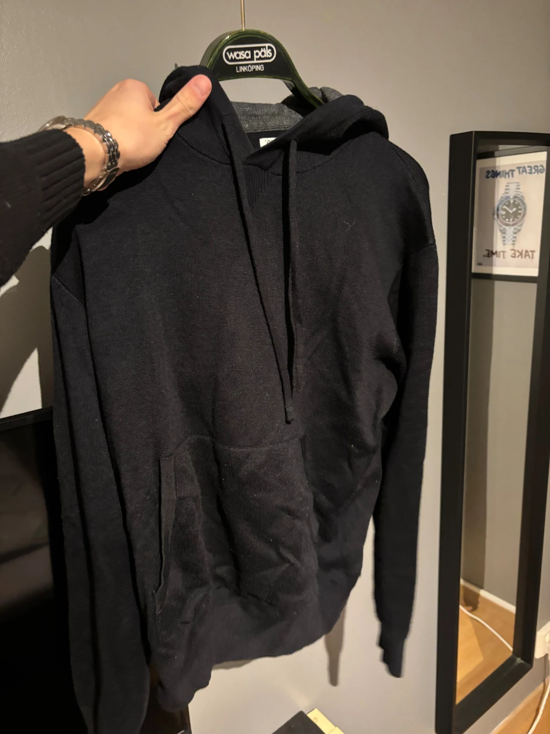 Svart hoodie från Zara i storlek L - 1