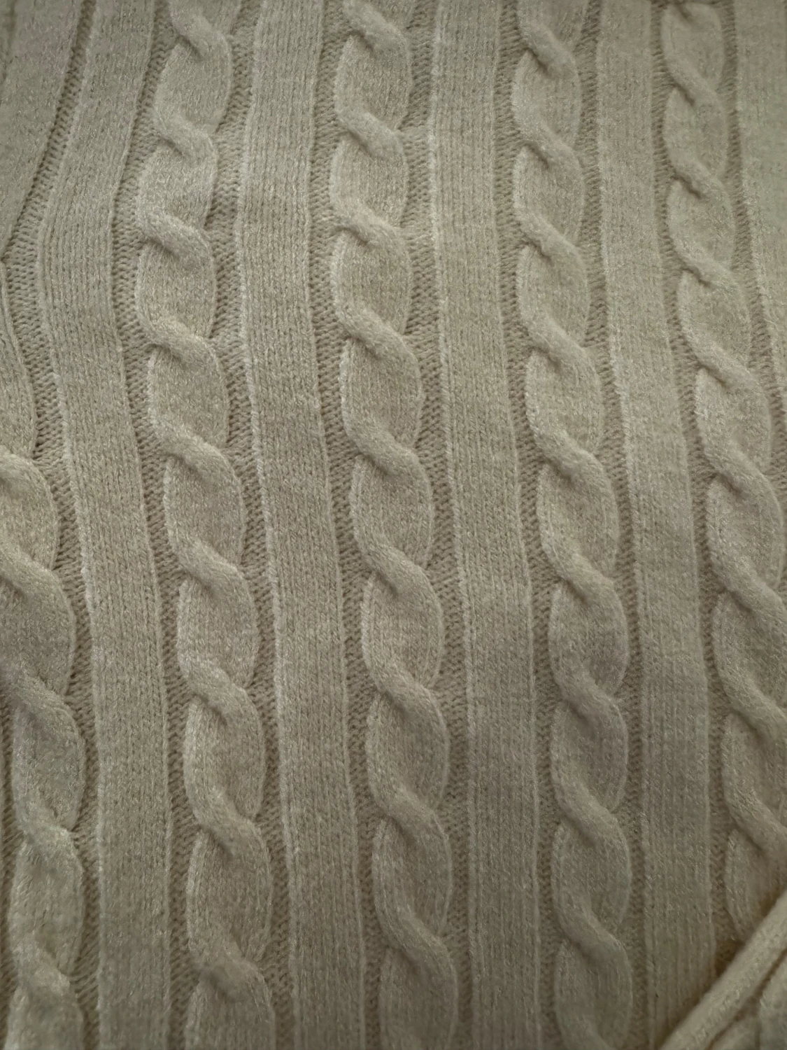 Vit kabelstickad tröja från Reserved - 3