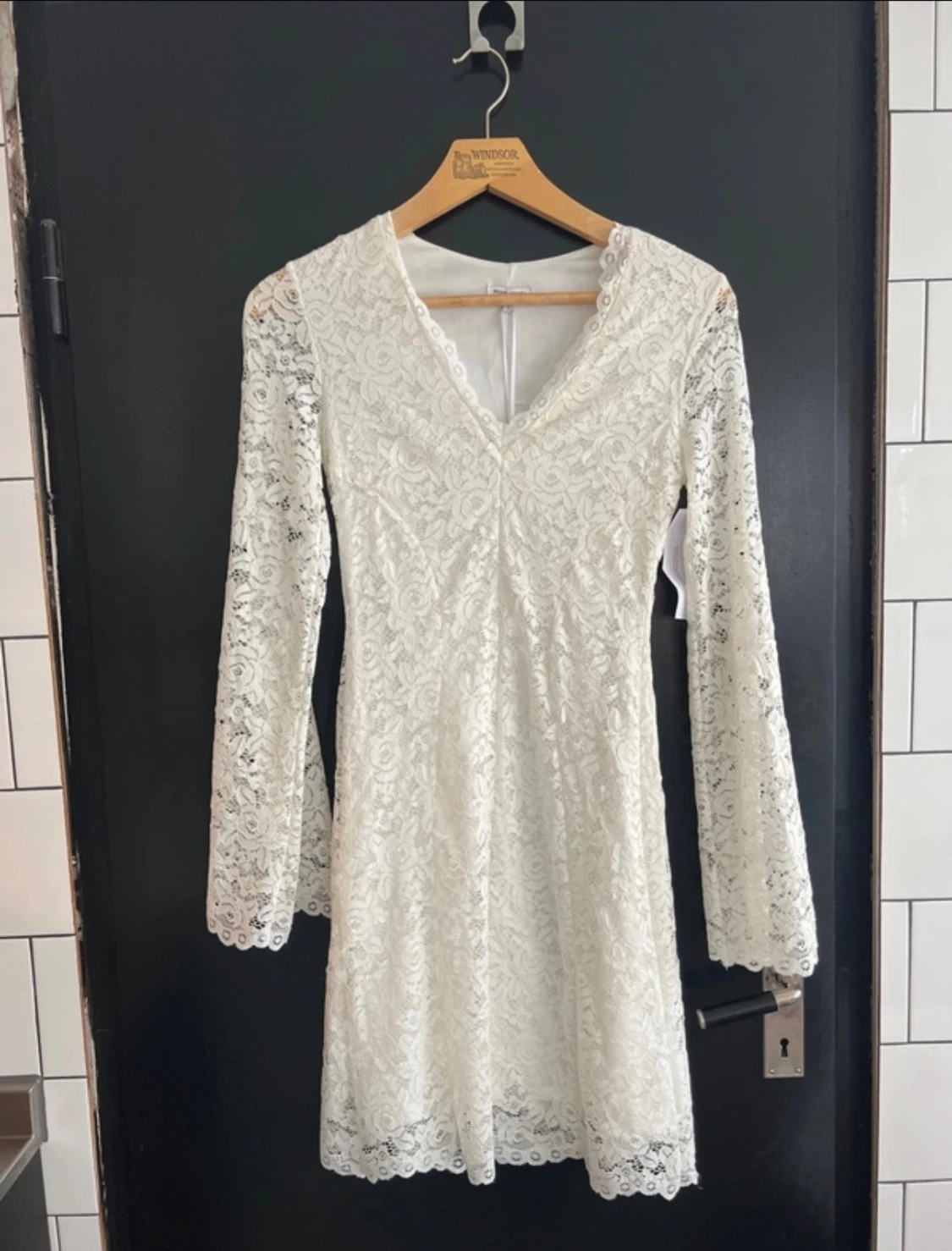 Vit spetsklänning från Bubbleroom S