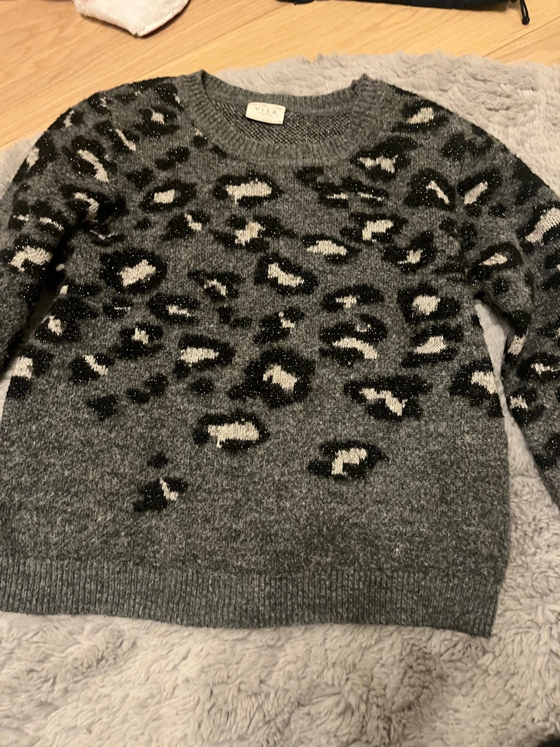 Grå leopardmönstrad stickad tröja VILA - 1