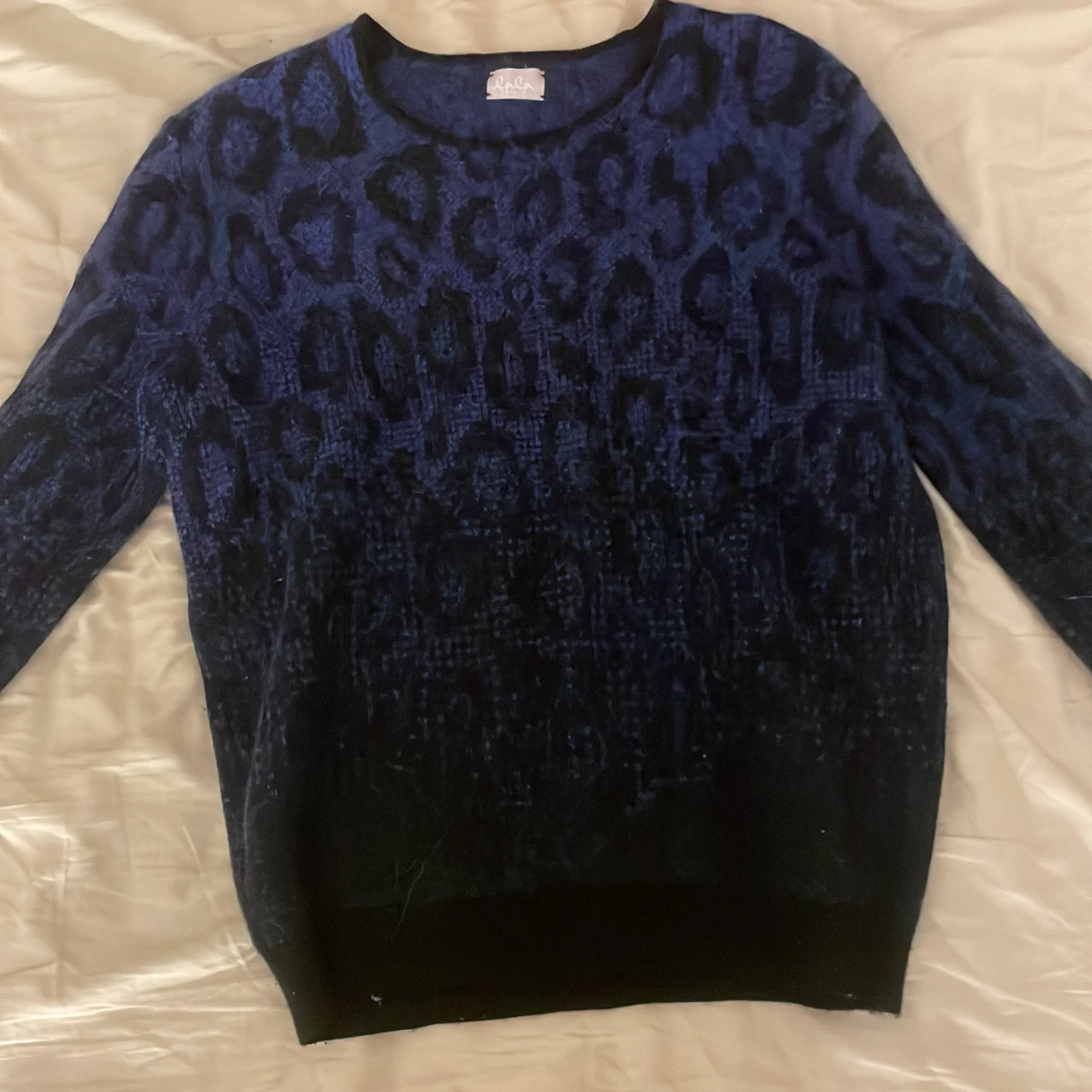 Blå leopardmönstrad stickad tröja Lala Berlin