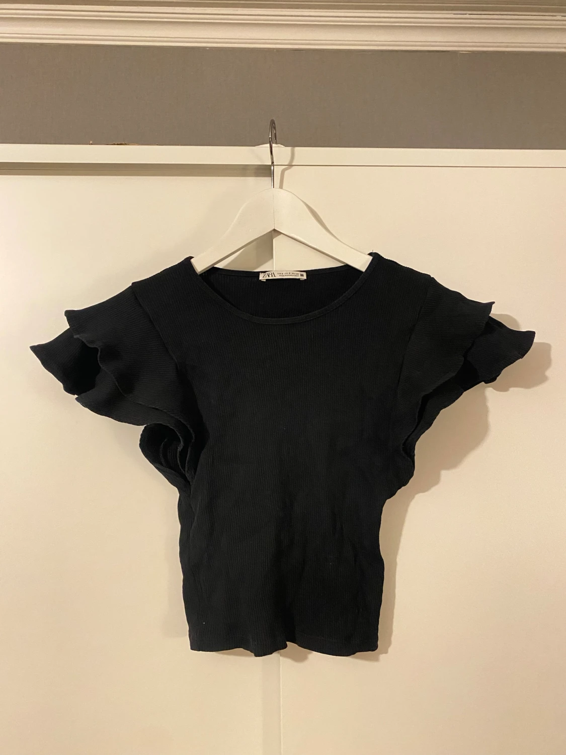 Svart volangtopp från Zara