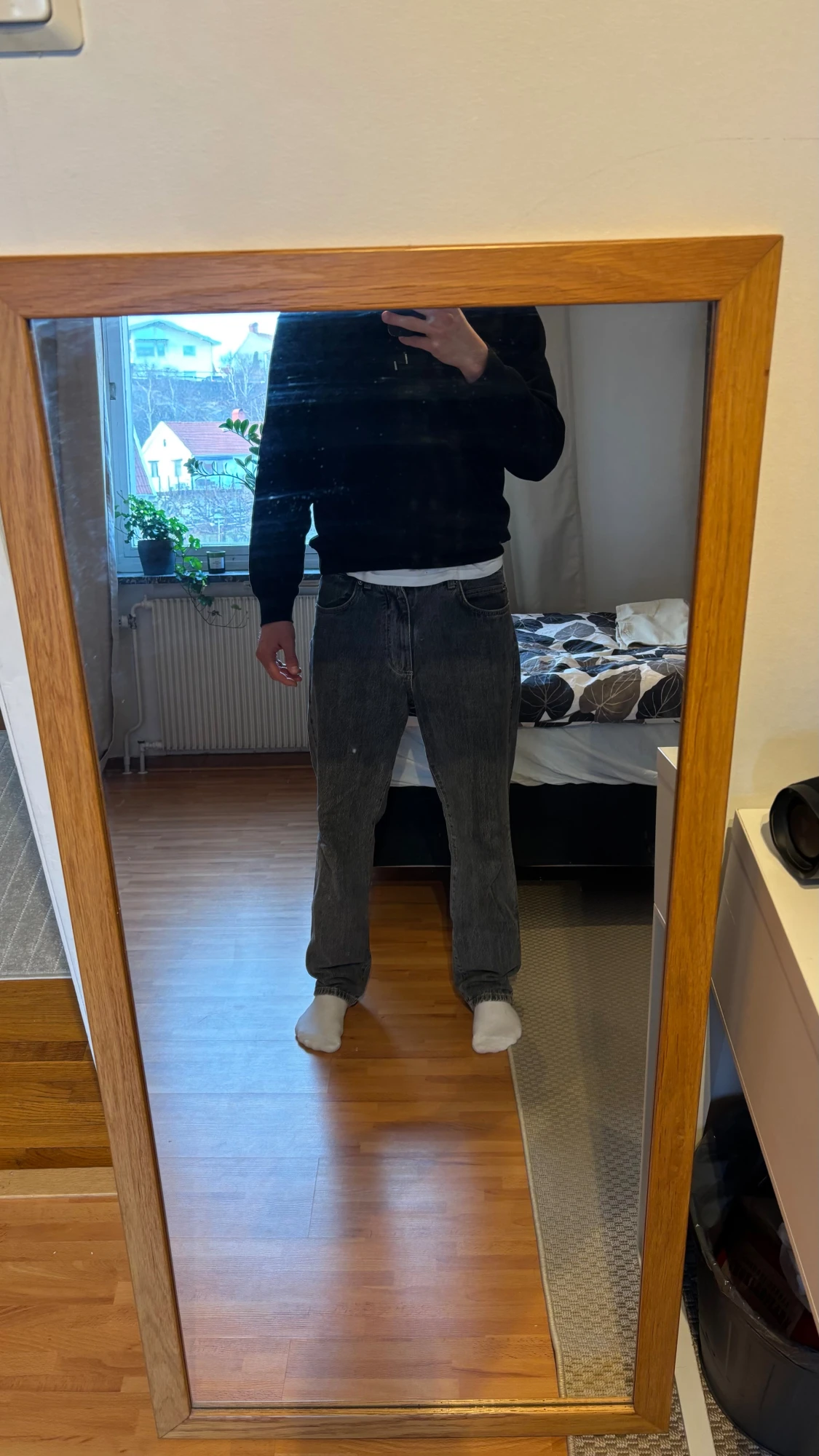 mörkgrå jeans från Bull&Bear Straight fit  - 2