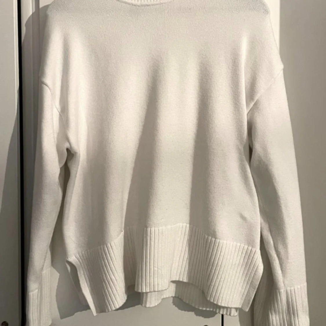 Superfin vit stickad tröja!  - 90