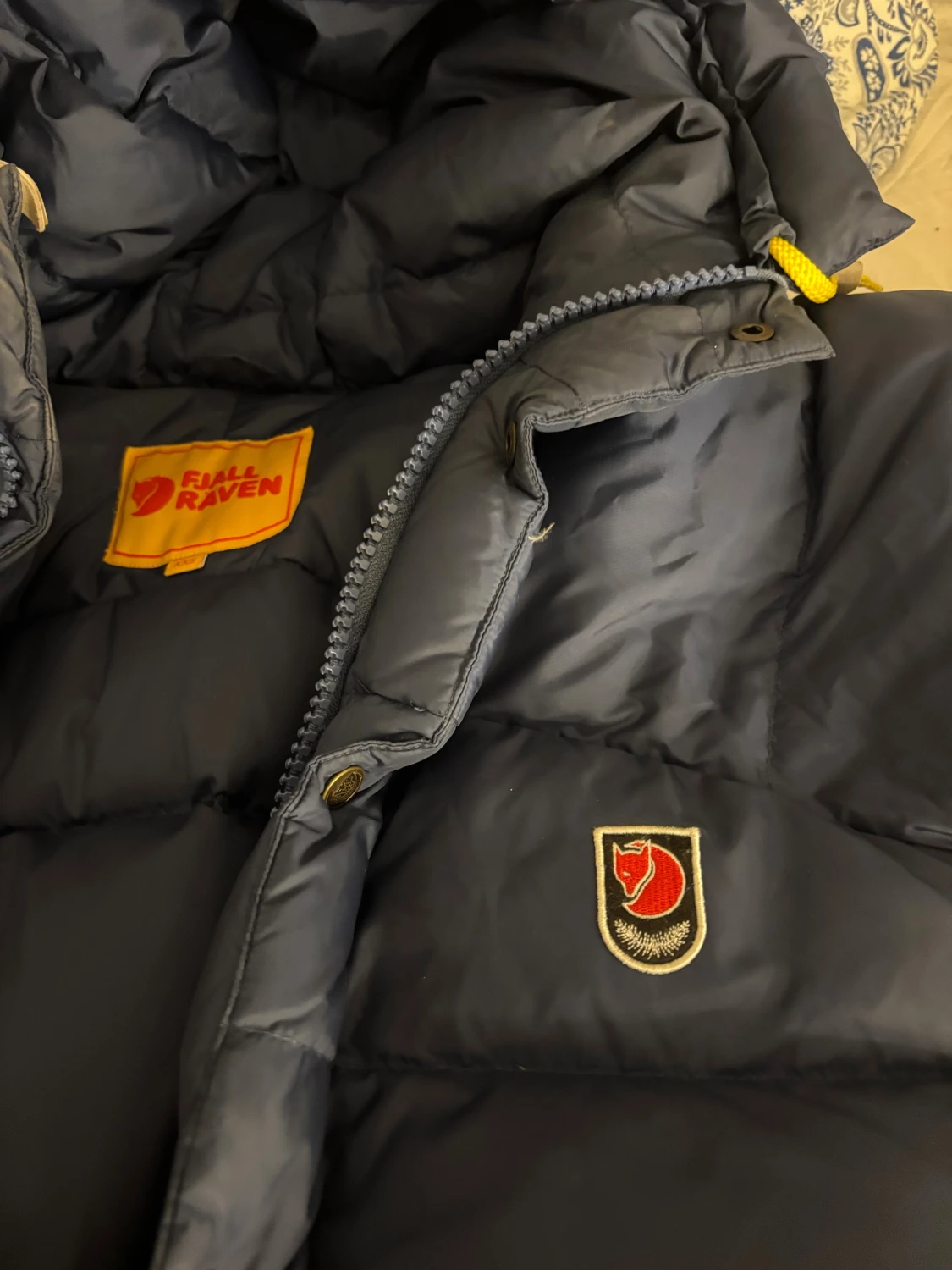 Marinblå dunjacka från Fjällräven - 2