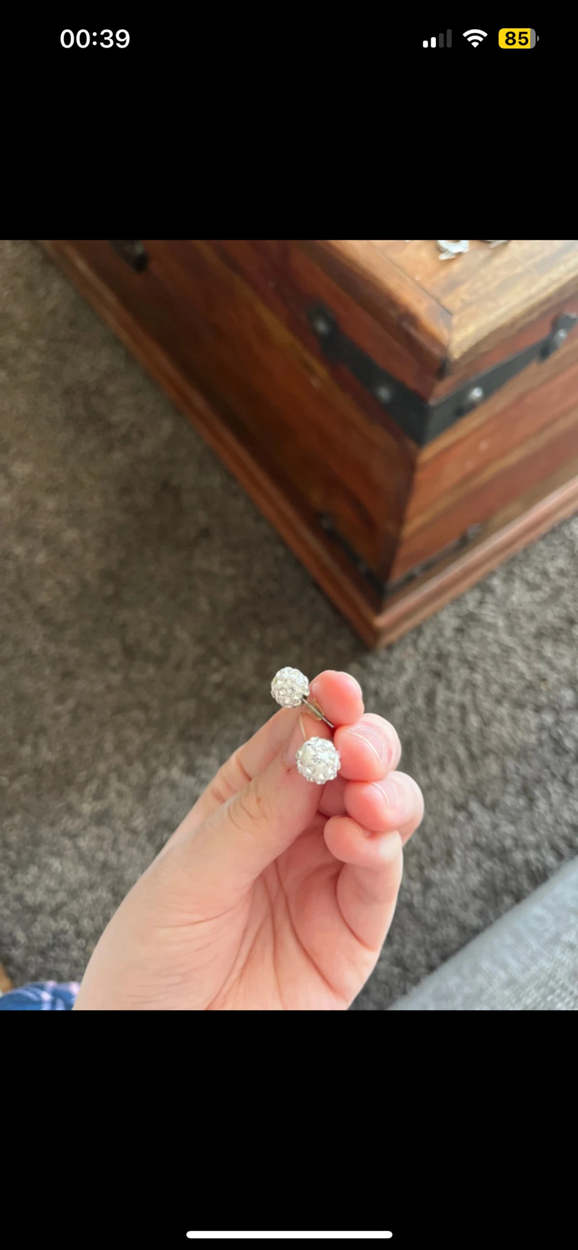 Glittriga silverfärgade örhängen - 1