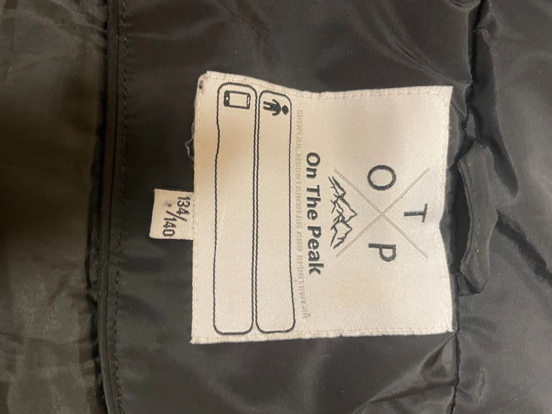 Svart parkajacka från On The Peak - 3