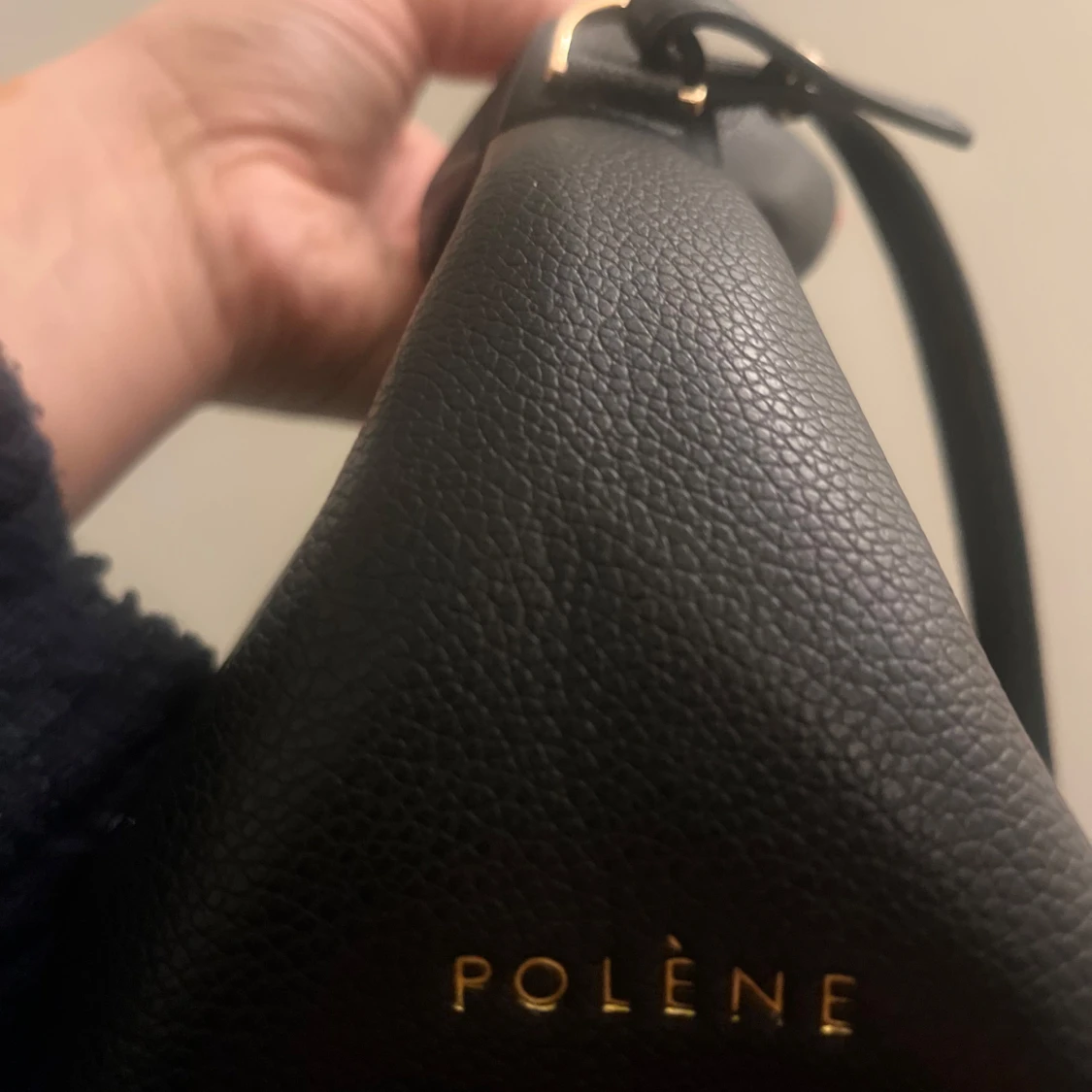 Svart handväska från Polène - 1