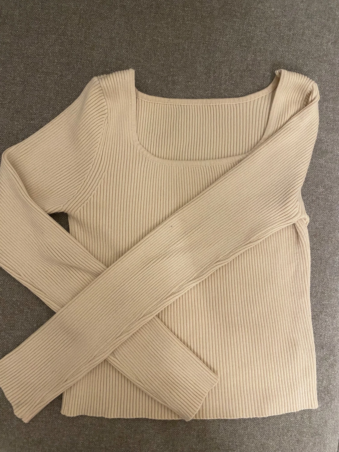 Beige ribbad långärmad topp - 2