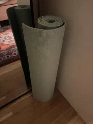 Yoga matta - En stor och lång yoga matta, helt oanvänd! 