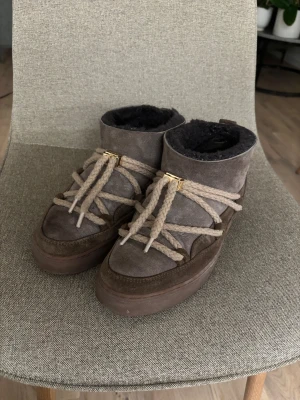 Bruna Inuikii skor 💗 - As snygga Inkikii skor, perfekta för vintern. Säljer då dem är för små 💗strl 38