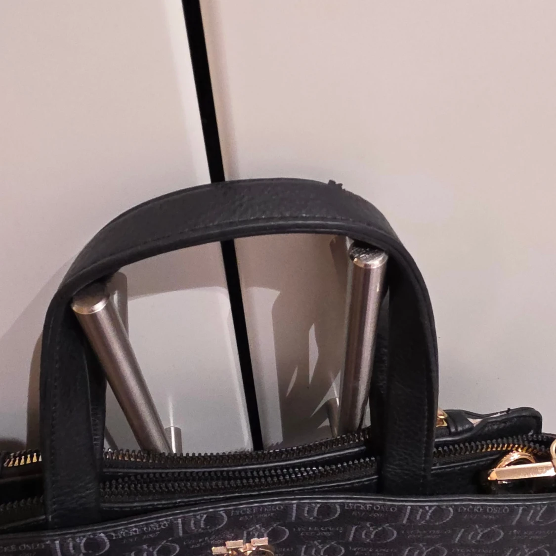Svart handväska från Lycke Oslo - 2