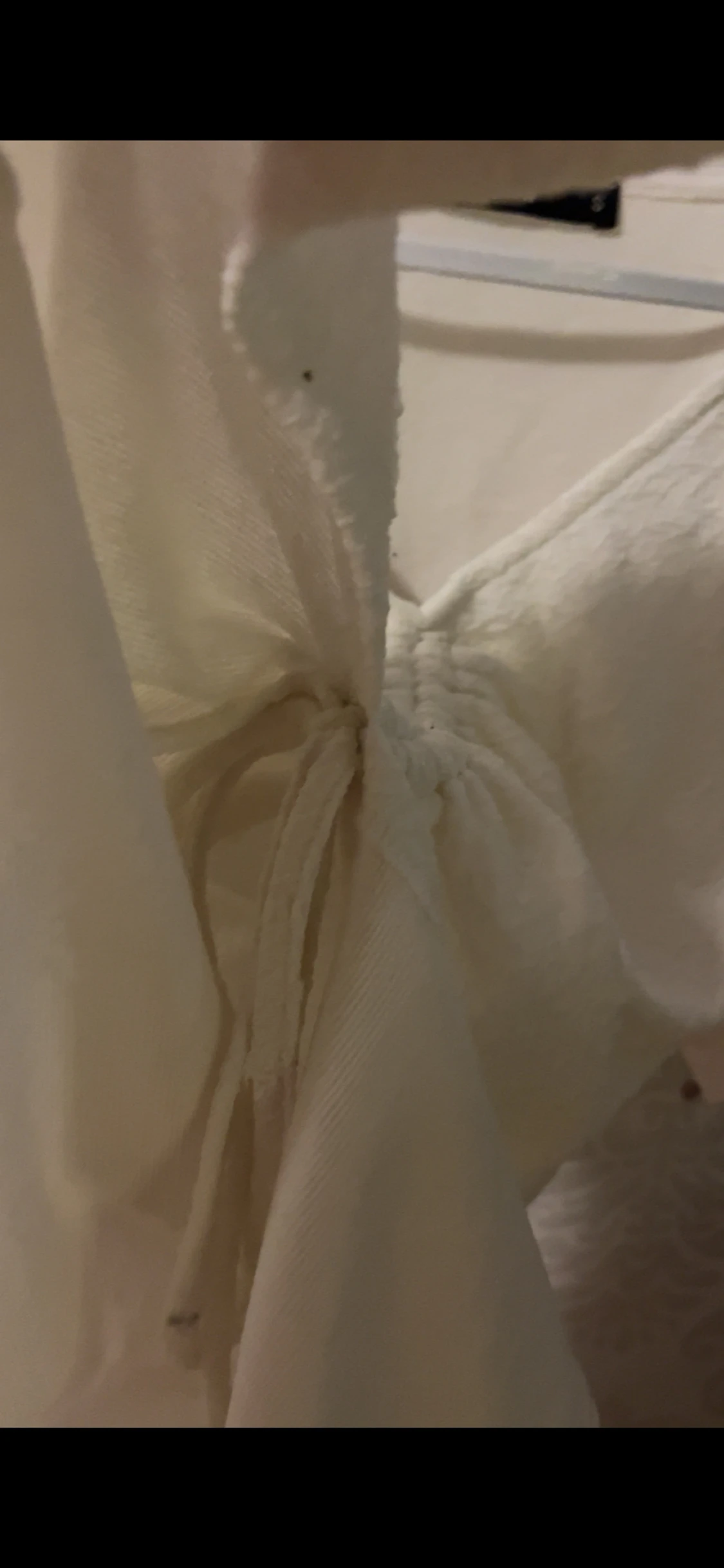 Vit omlottopp med puffärm från Bik Bok - 4