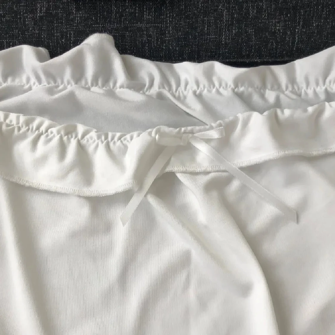 Vit offshoulder topp med volang - 1