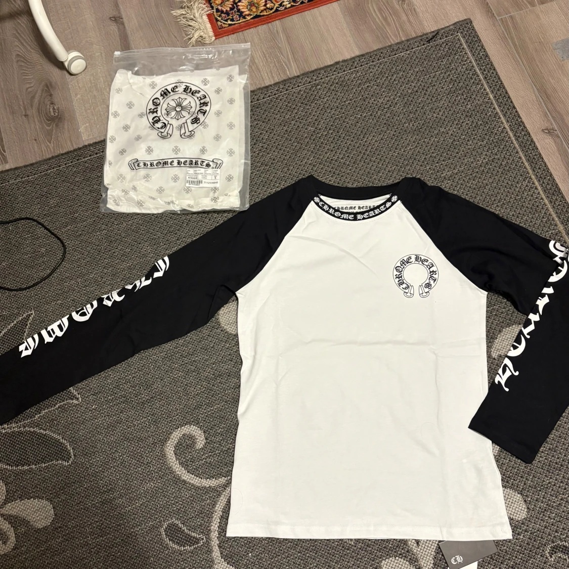 Chrome Hearts svartvit långärmad tröja