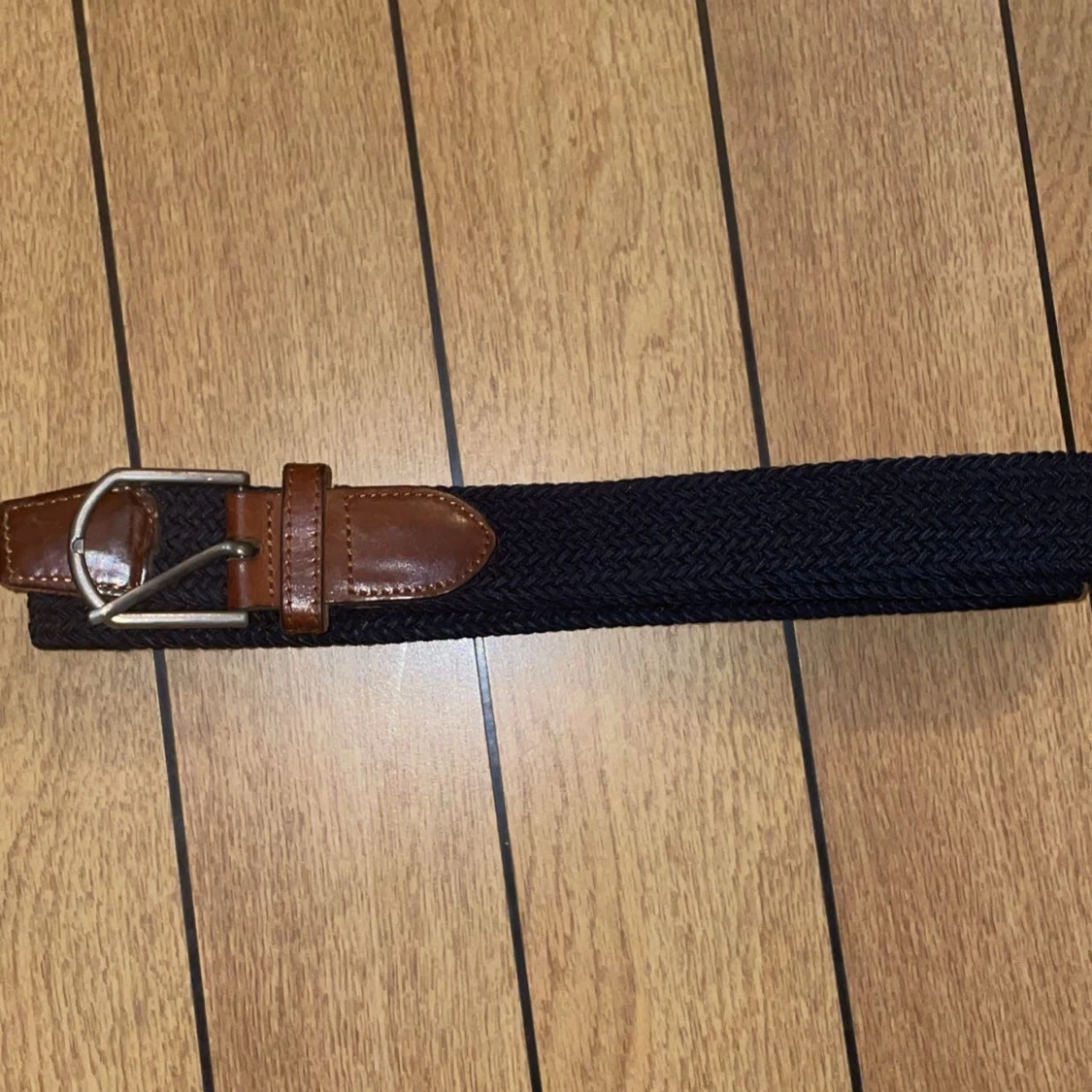 Svart flätat bälte med skinn-detaljer - 4