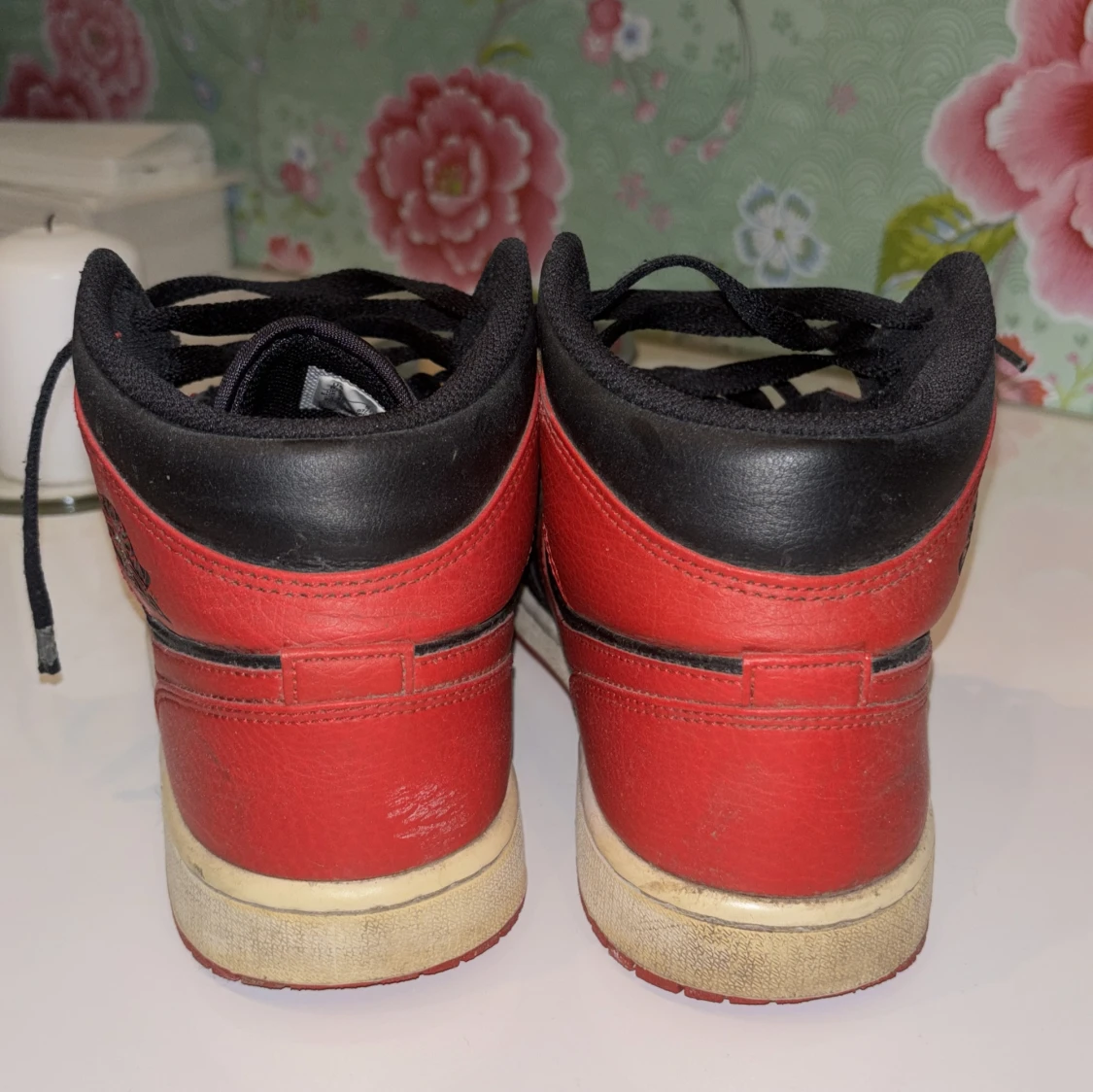 Nike Air Jordan 1 Bred Svart/Röd - 2