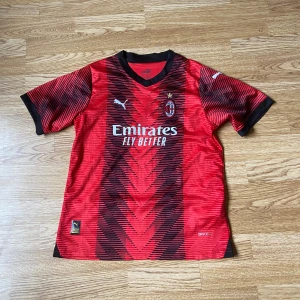 AC milan tröja - AC Milan tröja använd 1 gång