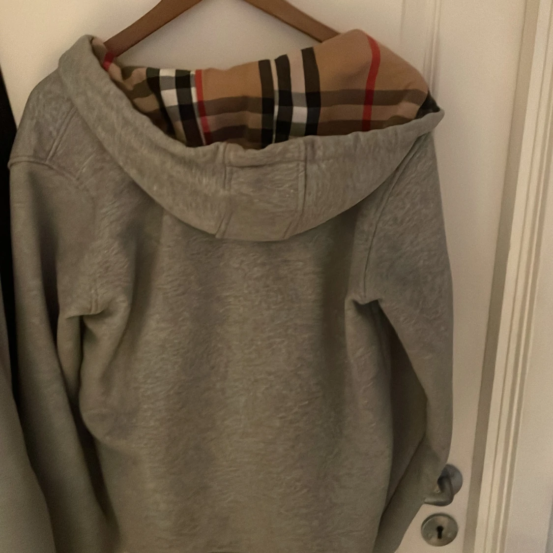 Grå Burberry hoodie med dragkedja - 2