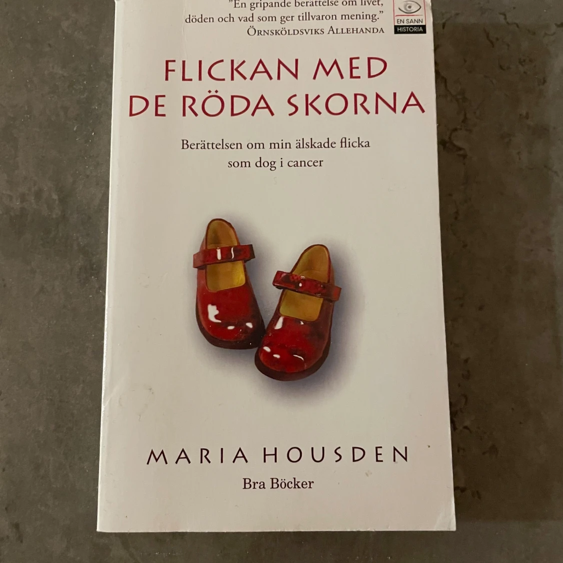 Flickan med de röda skorna