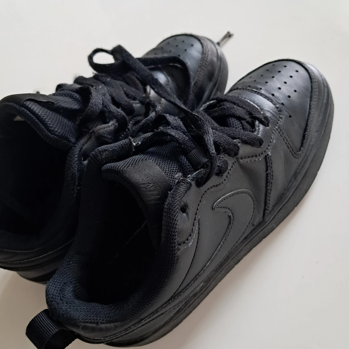 Svarta Nike Air Force 1 sneakers - 1