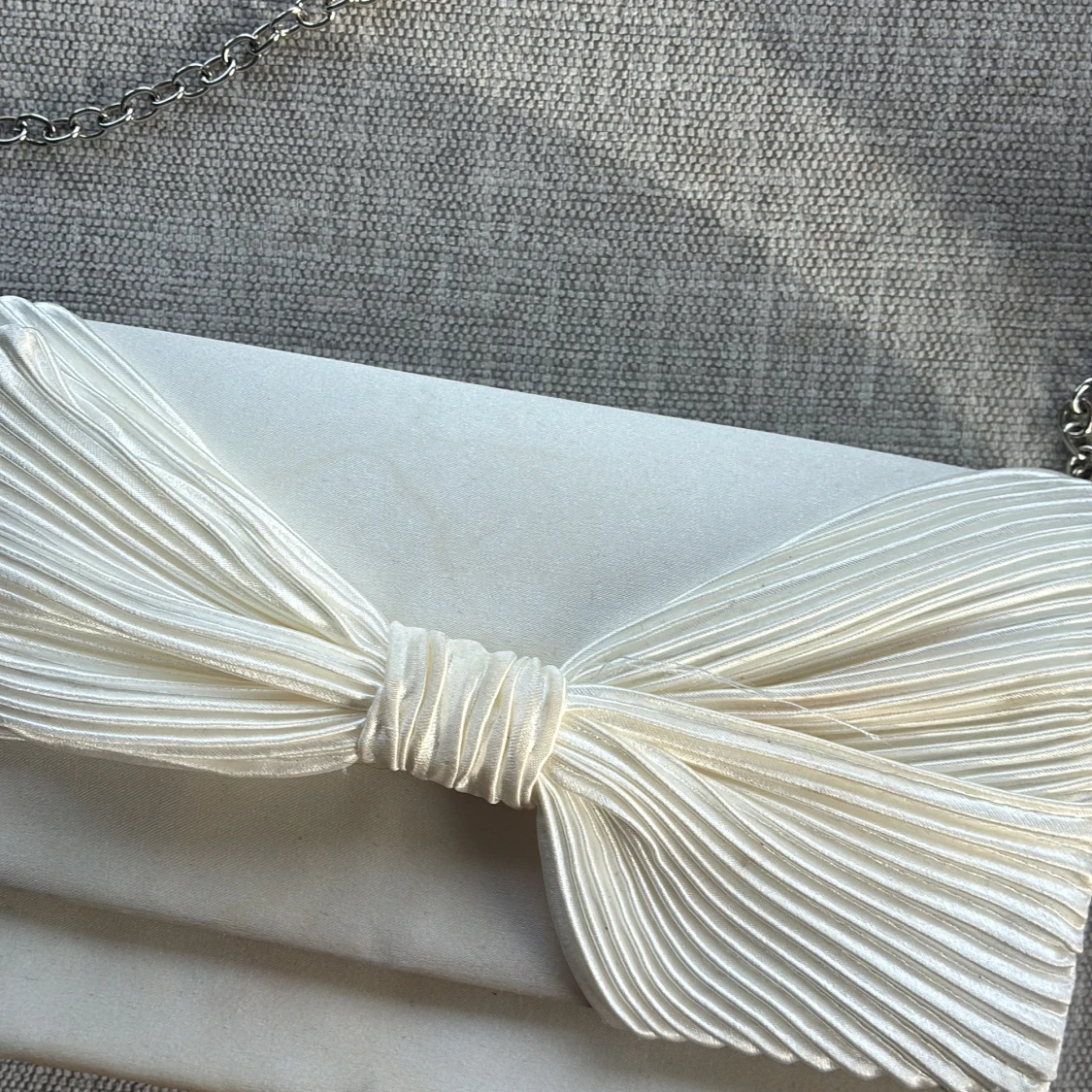 Vit kuvertväska med stor rosett - 3