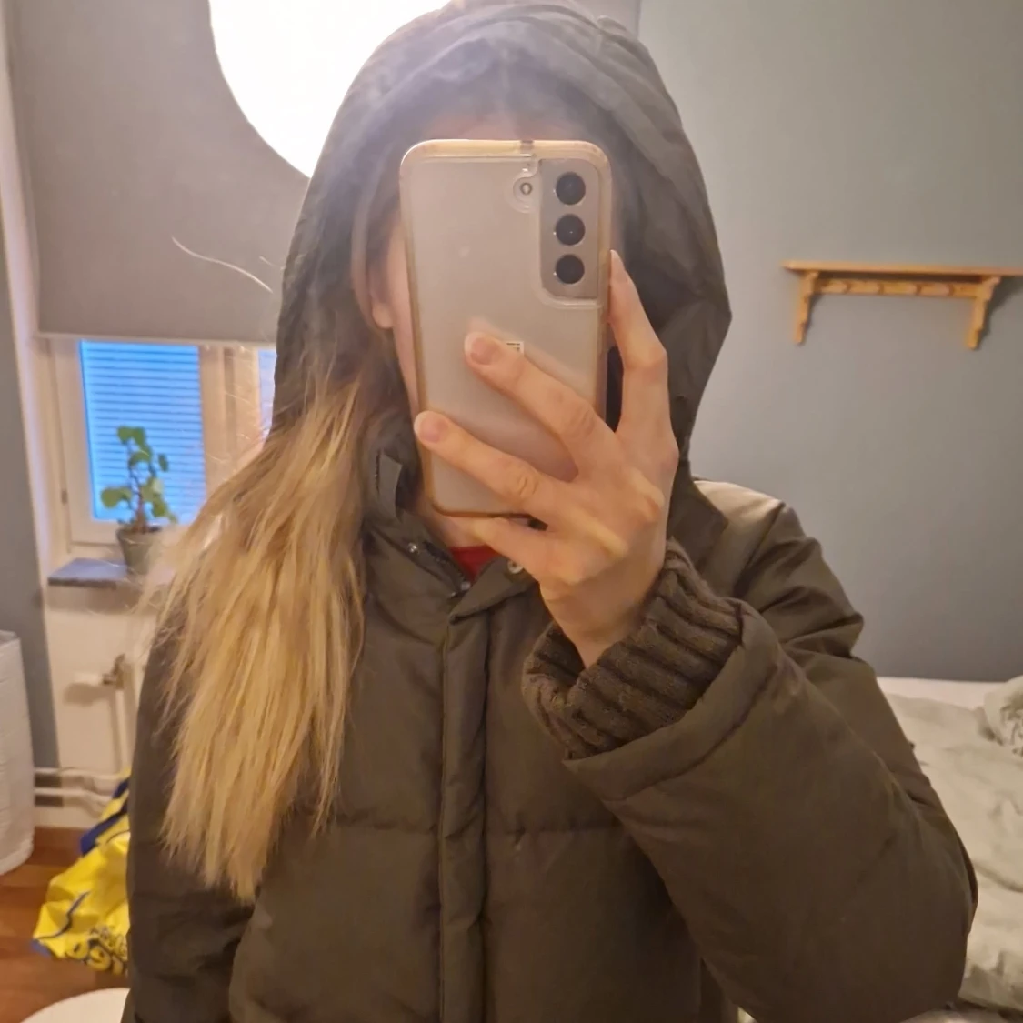 Mörkgrön pufferjacka med huva - 1