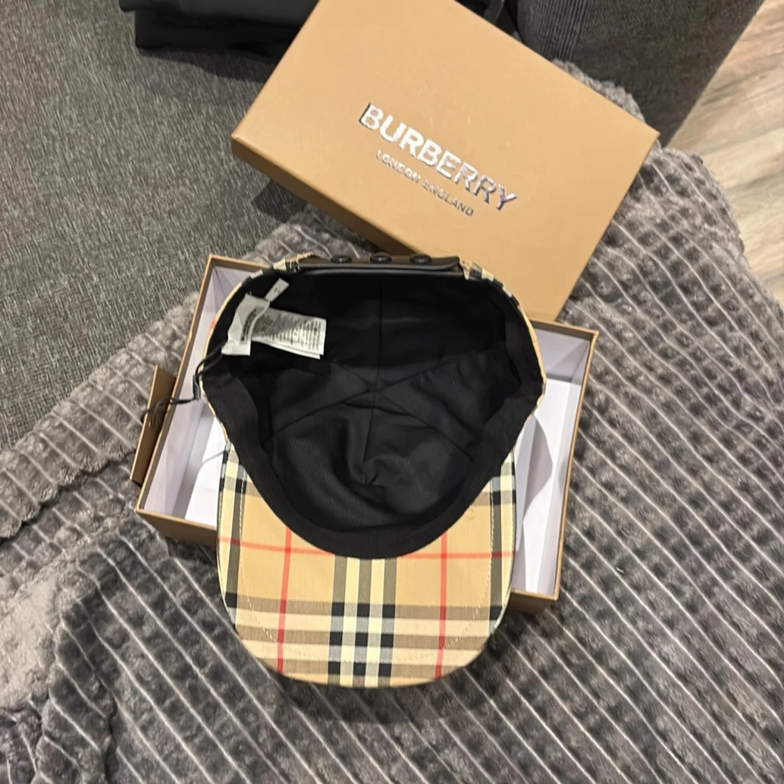 Burberry rutig keps i beige M - 2