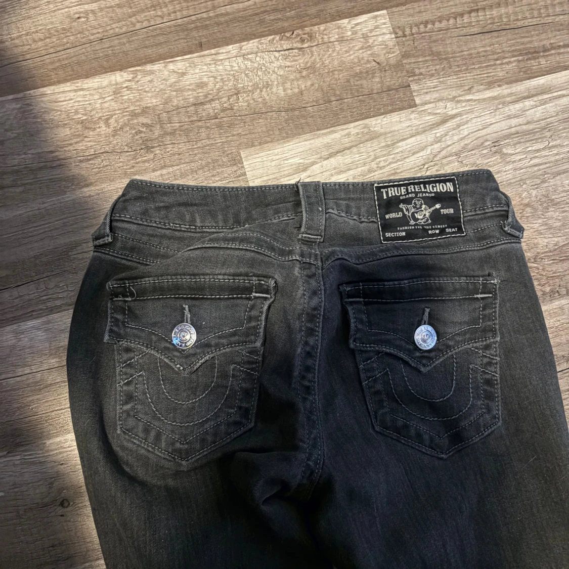 Svarta bootcut jeans från True Religion - 1