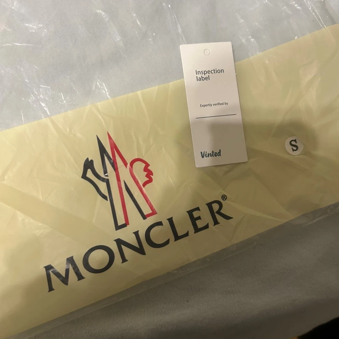 Svart vindjacka från Moncler med huva - 2